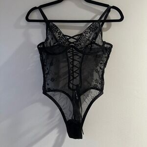 PrettyLittleThing Black Floral Embroidered Lace Up Mesh Bodysuit Small underwire